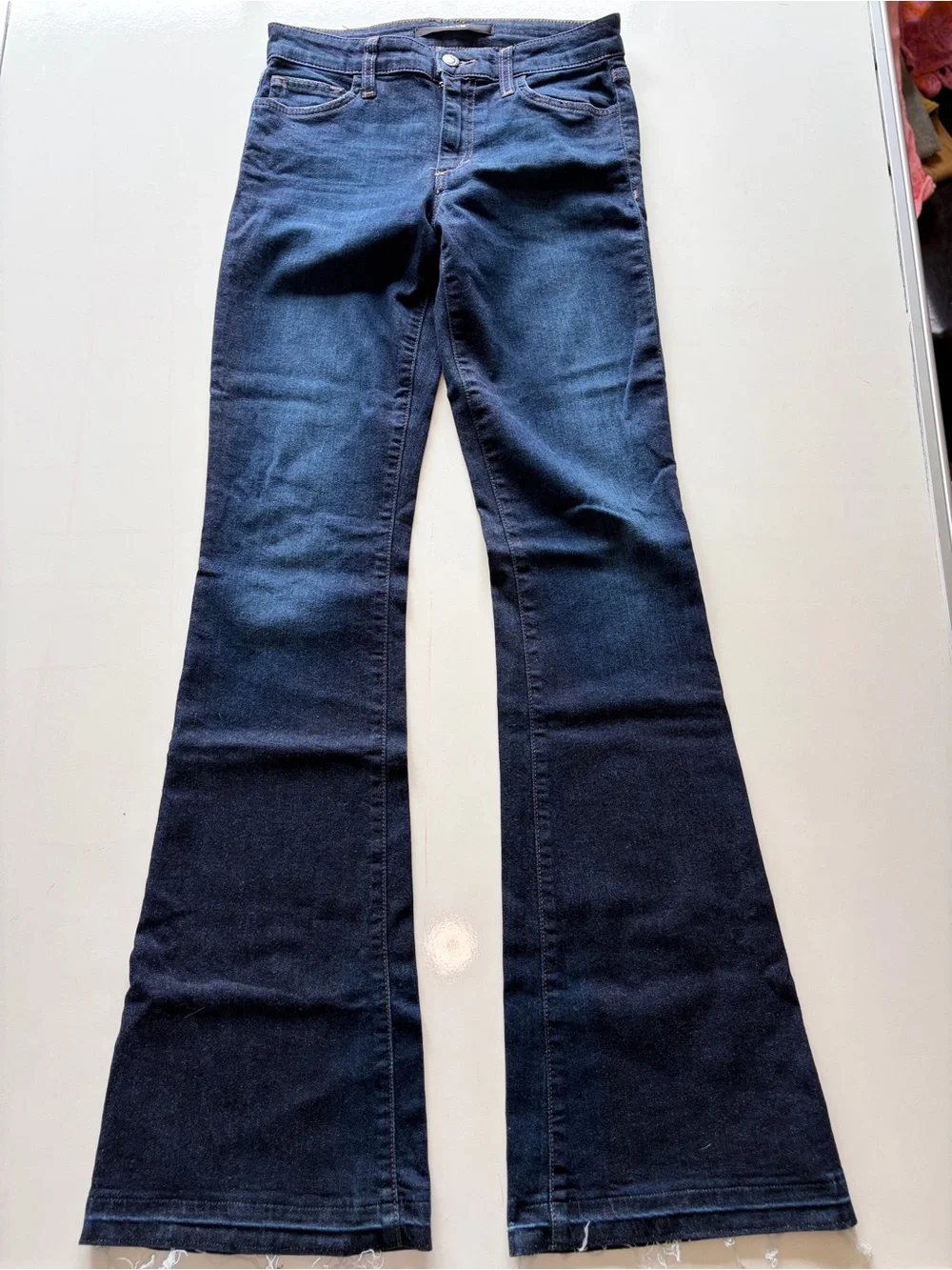 Joe’s jeans dark wash denim mid rise women’s 26 flare leg 33” inseam raw hem - Picture 2 of 7